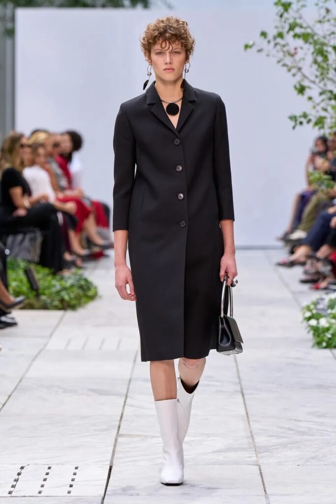 Michael Kors 2 Michael Kors brought a sophisticated dose of modern glamour to New York Fashion Week with his Spring 2027 Ready-to-Wear collection, unveiling a lineup that balanced clean American sportswear with bold artistic references.