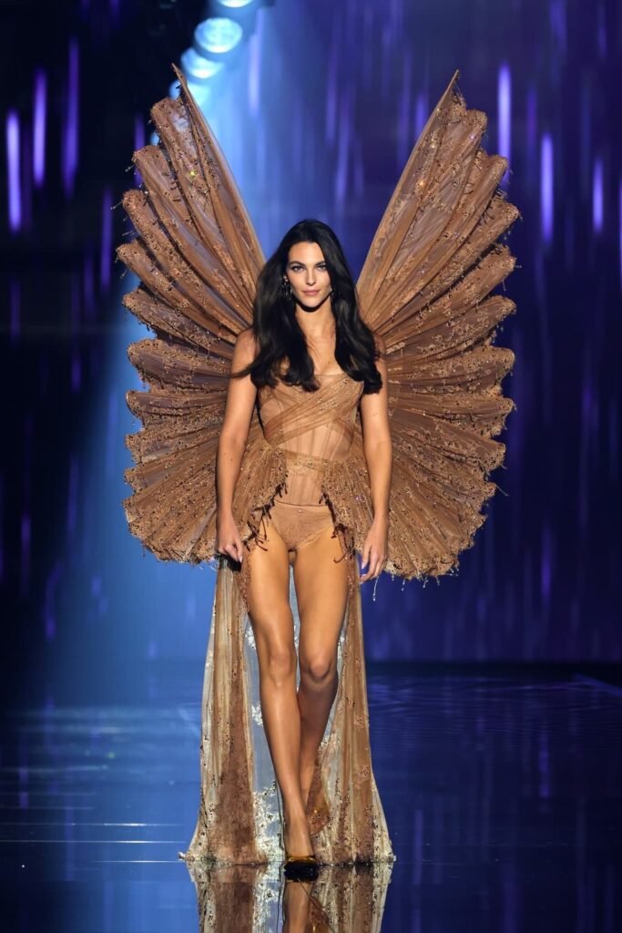 Victoria’s Secret 51 Victoria’s Secret img 7314 1 1 35