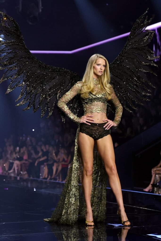 Victoria’s Secret 81 Victoria’s Secret img 7344 1 1 58