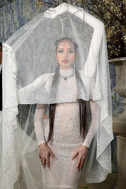 Lisa From BLACKPINK Attend the 2026 Met Gala in Bold Robert Wun Couture 3 Lisa From BLACKPINK Attend the 2026 Met Gala in Bold Robert Wun Couture
